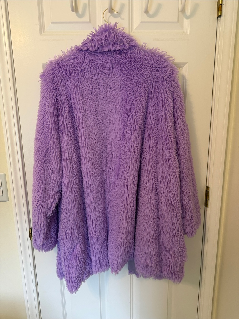 ERAS tour Lavender Haze Faux Fur Coat fits like 3X - Picture 4 of 4